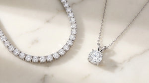 How to Choose Between a Necklace and a Pendant